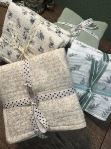 Burp cloth set