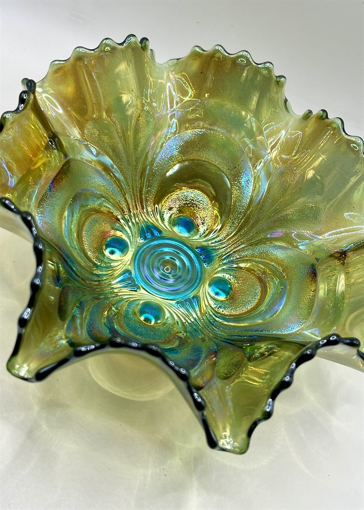 GG Antique Fenton Green Carnival Glass Hearts & Flowers Ruffled Bowl – Mint Unmarked