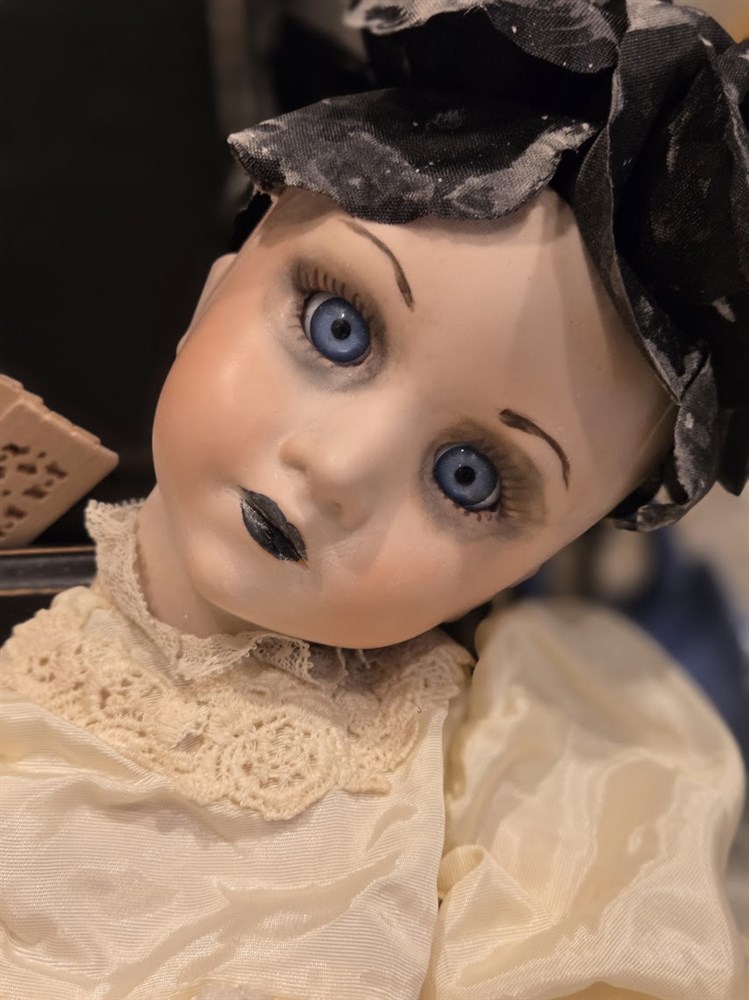 Vacant stare doll
